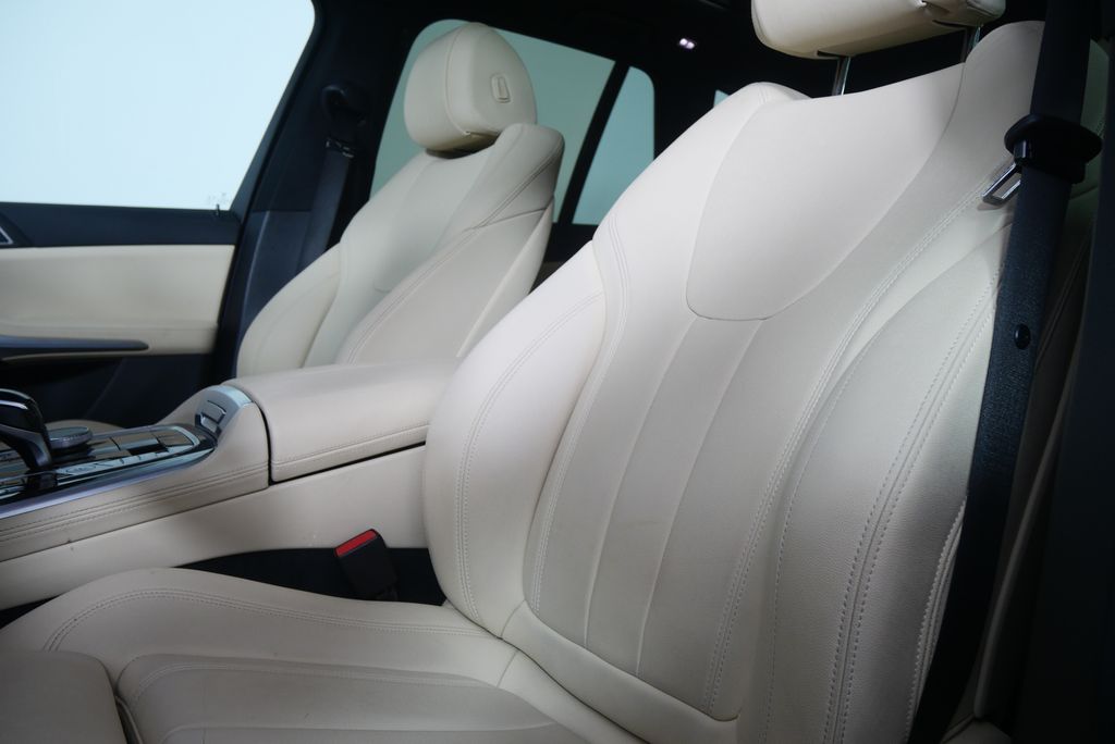 Thumbnail: 2021 BMW X5 - 11