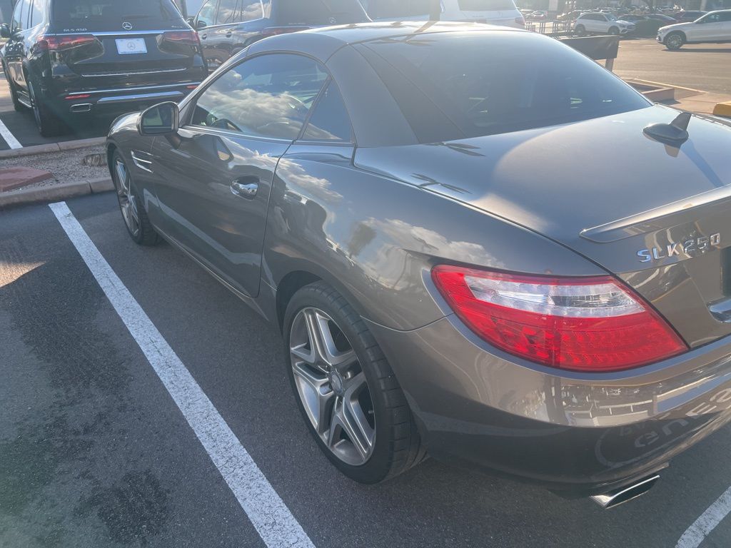 Thumbnail: 2014 Mercedes-Benz SLK - 3