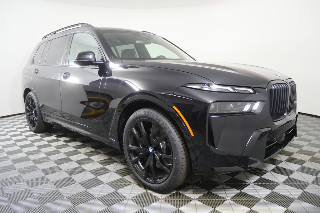 Thumbnail: 2027 BMW X7 - 3