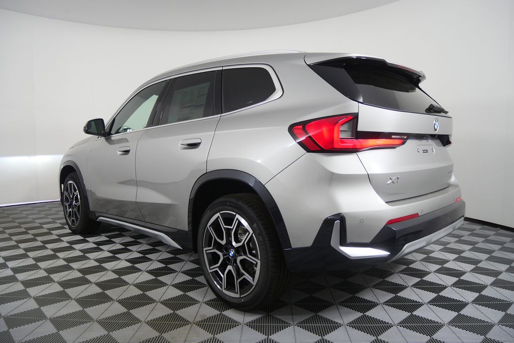 Thumbnail: 2026 BMW X1 - 5