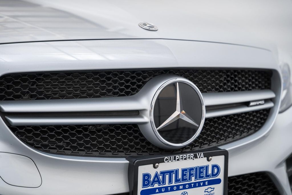 Mercedes-BenzC-Class12