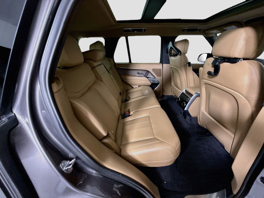 Thumbnail: 2025 Land Rover Range Rover - 22