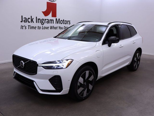 used 2024 Volvo XC60 Recharge Plug-In Hybrid car, priced at $52,997