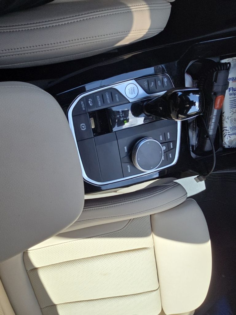 Used 2024 Blue BMW xDrive30i image 19