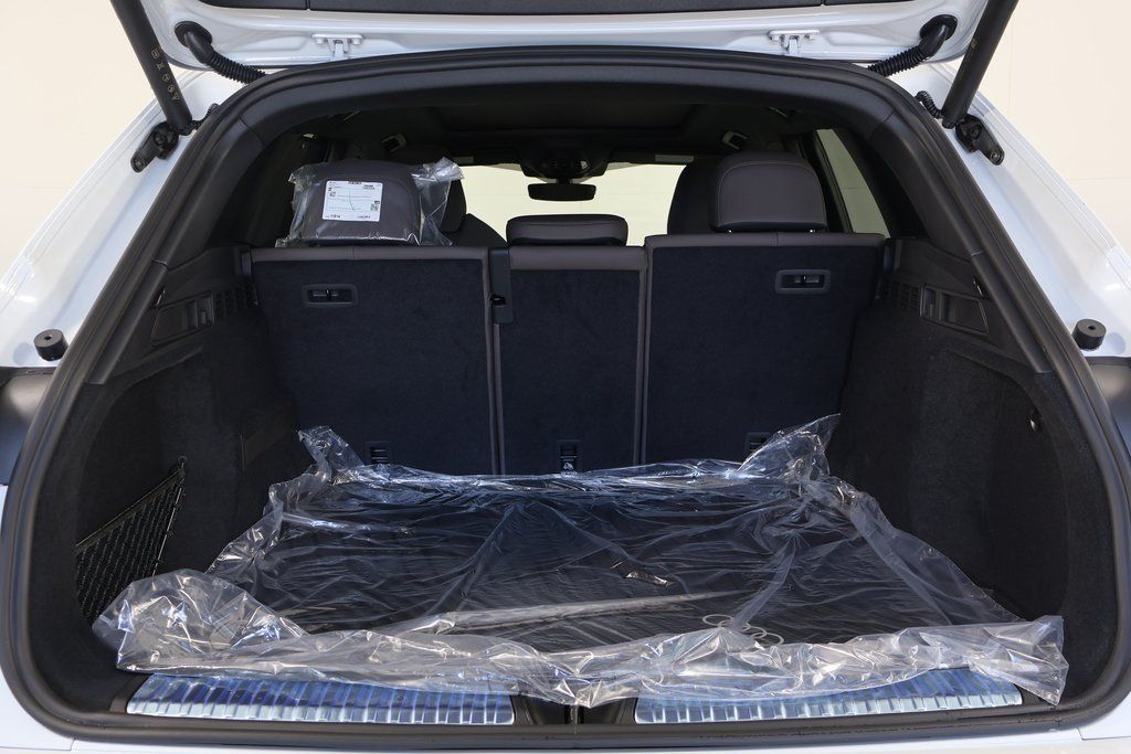 Thumbnail: 2025 Audi Q5 - 8