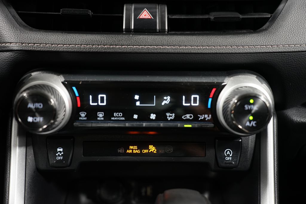 2024 Toyota RAV4 XLE 20