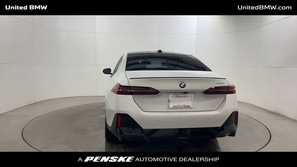 Thumbnail: 2025 BMW 5 Series - 7