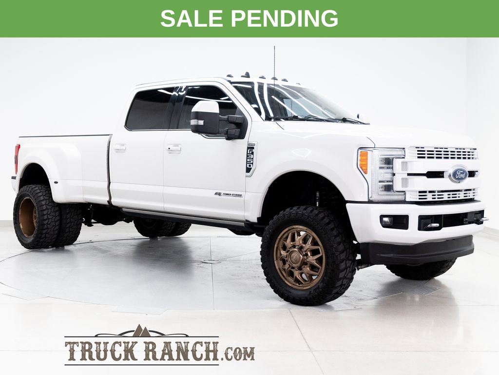 White Platinum Clearcoat Metallic 2019 Ford F-350 Super Duty Pickup Truck Four-Wheel Drive 6-Speed Automatic
