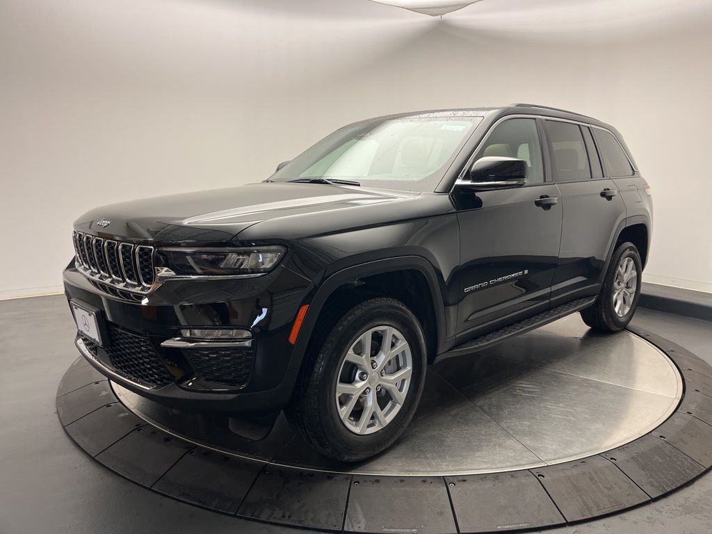 Thumbnail: 2024 Jeep Grand Cherokee - 3