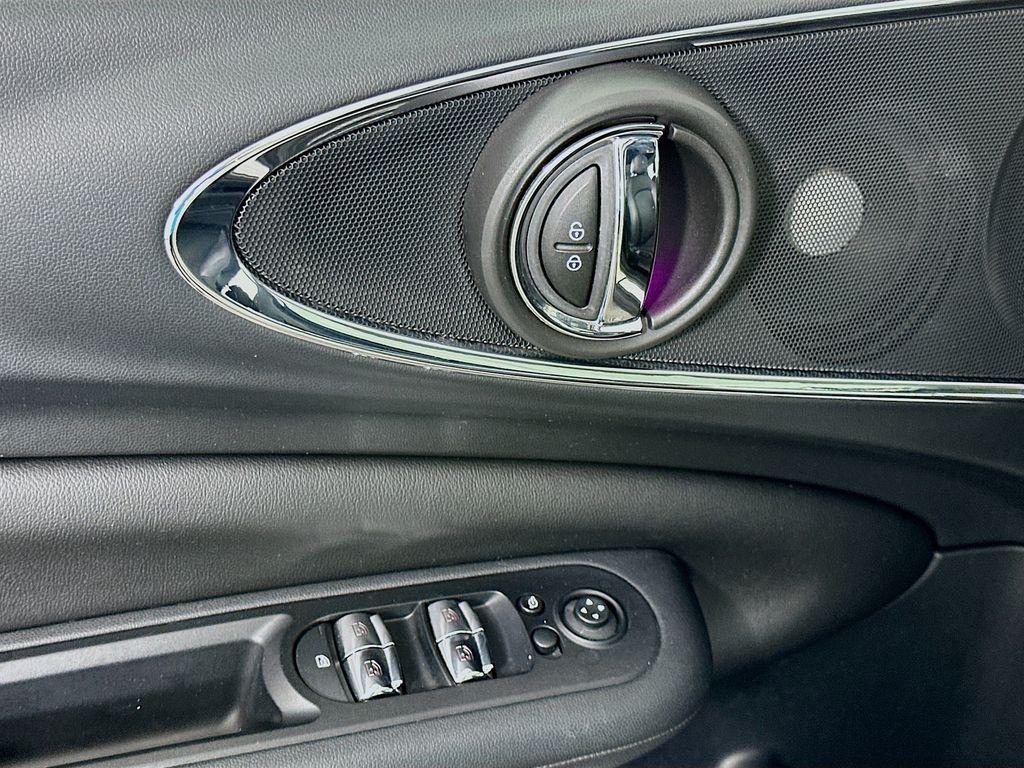 Thumbnail: 2017 MINI Cooper Clubman - 13