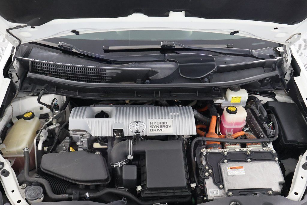 Thumbnail: 2012 Toyota Prius v - 14