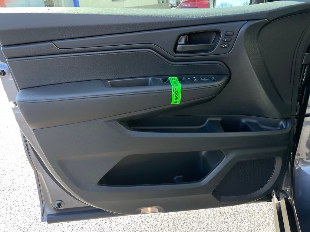 2025 Honda Odyssey EX-L 23
