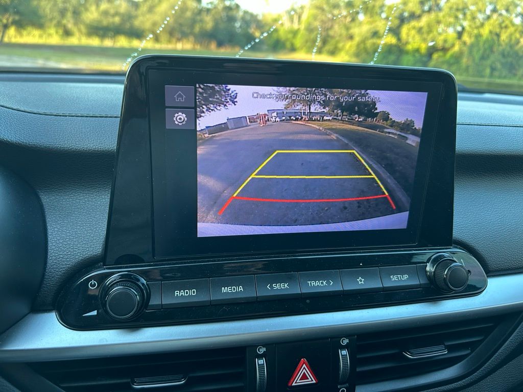 Thumbnail: 2022 Kia Forte - 23