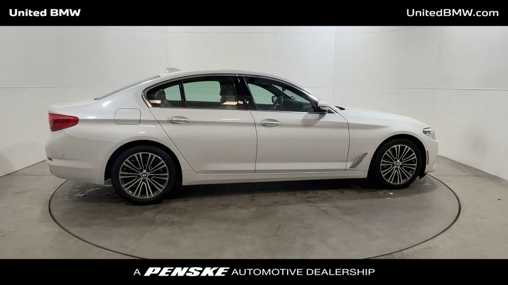 2018 BMW 5 Series 530i 9