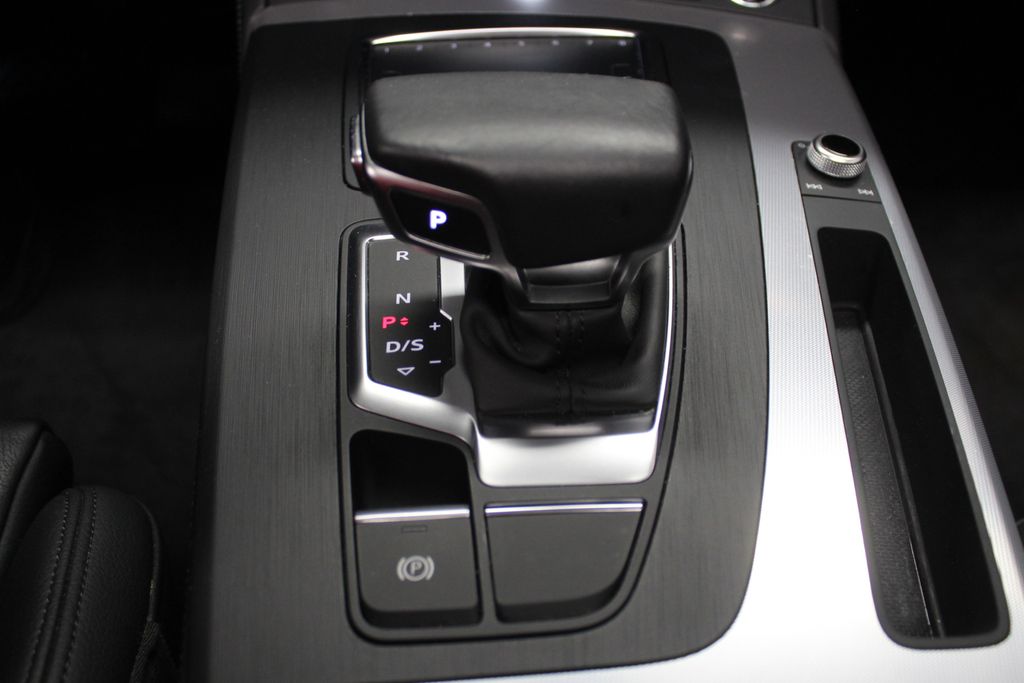 Thumbnail: 2020 Audi Q5 - 14