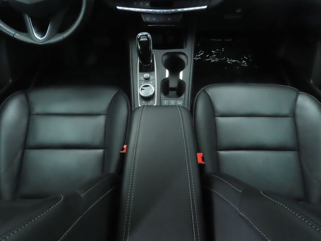 Thumbnail: 2022 Cadillac XT4 - 16