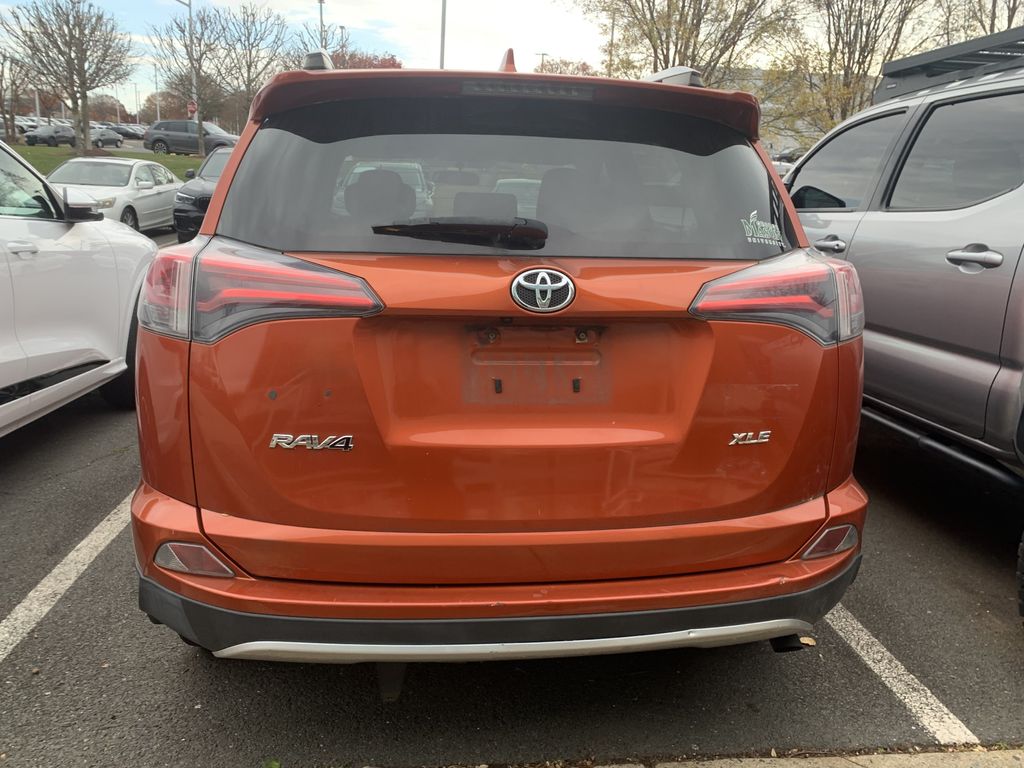 Thumbnail: 2016 Toyota RAV4 - 8