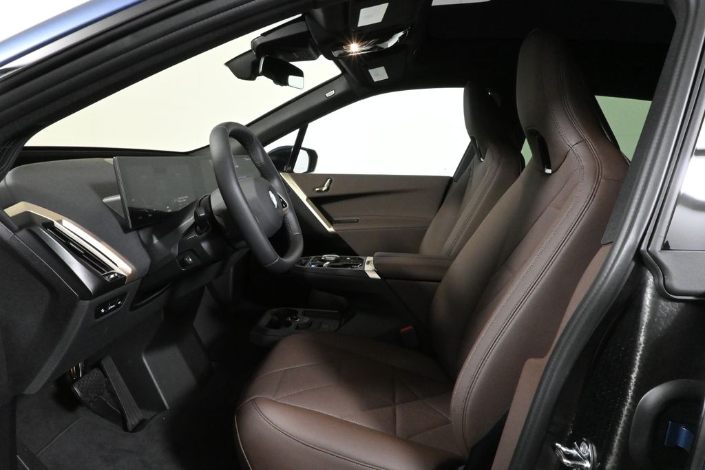 Thumbnail: 2026 BMW iX - 3