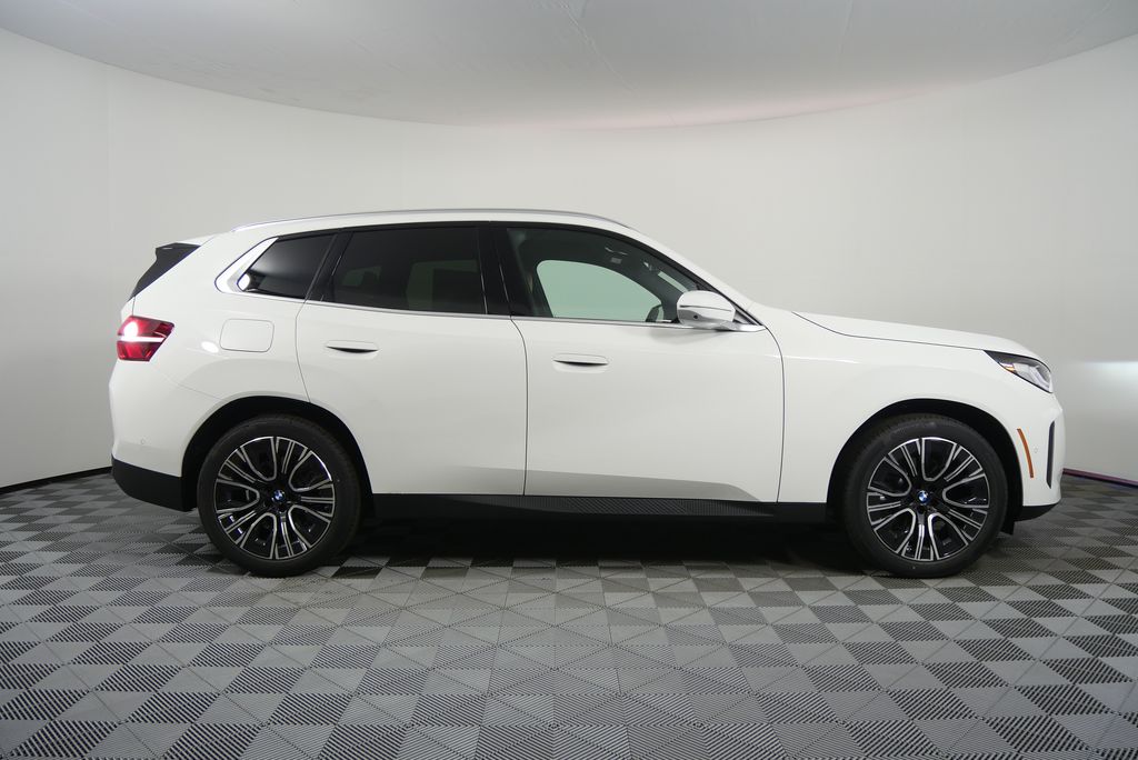 Thumbnail: 2026 BMW X3 - 2