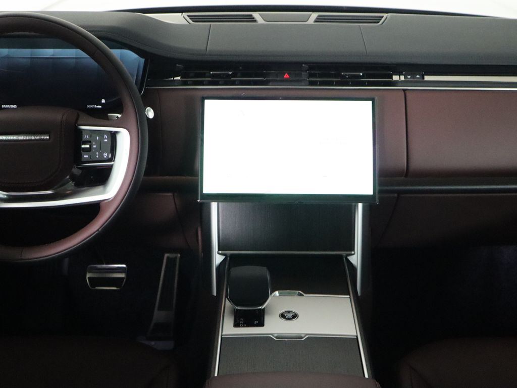 Thumbnail: 2025 Land Rover Range Rover - 15