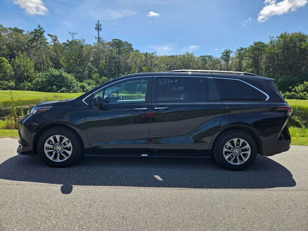 Thumbnail: 2024 Toyota Sienna - 2
