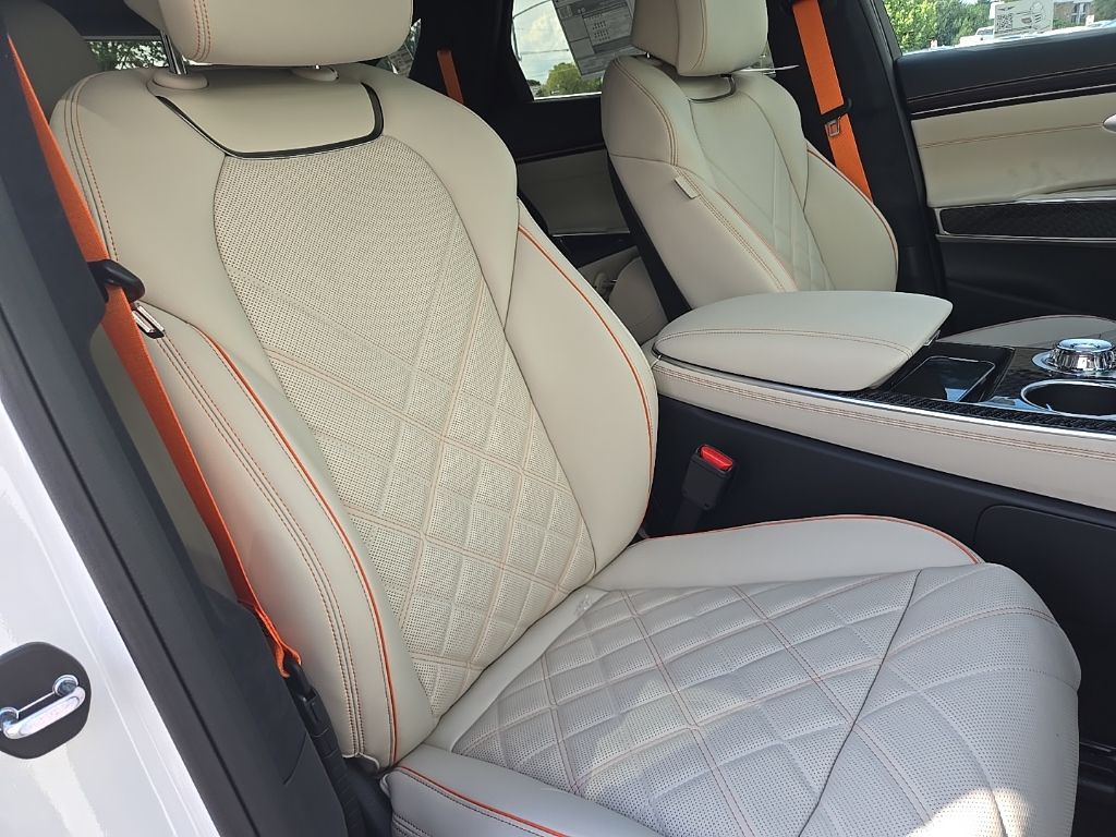 Thumbnail: 2026 Genesis GV70 - 22