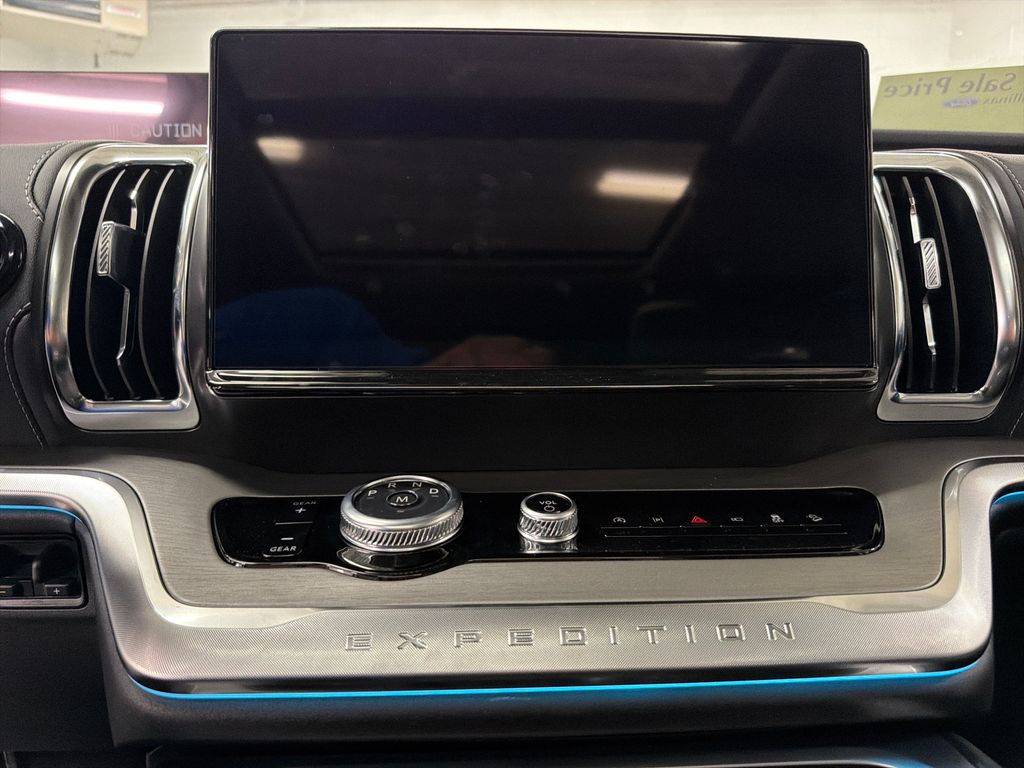 New 2026 Black Ford Platinum image 20