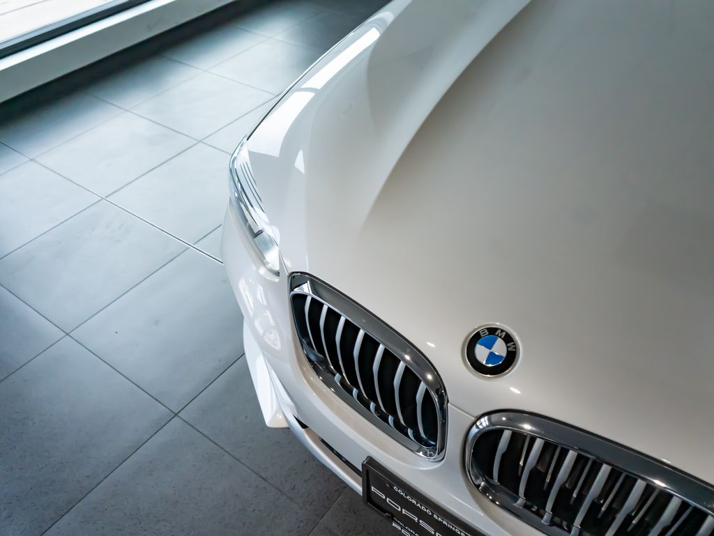 Used 2021 White BMW xDrive30i image 35