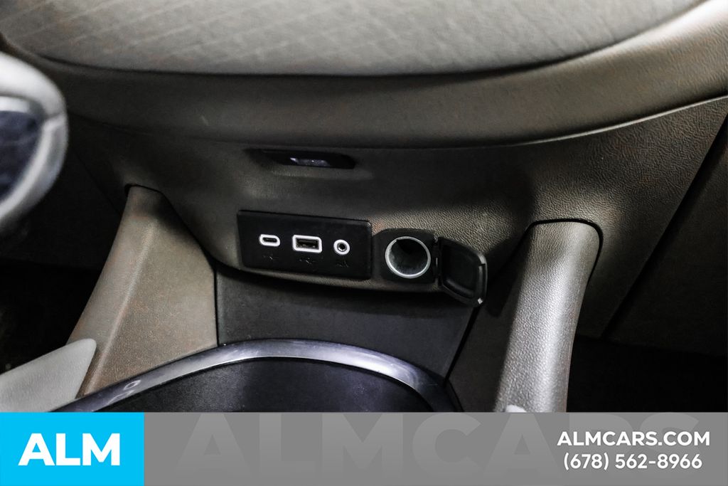 Used 2021 Silver Chevrolet LT image 37