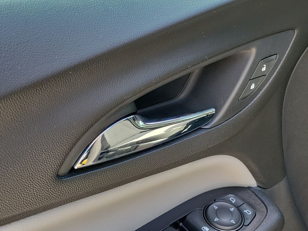 2021 Chevrolet Equinox - $12,888