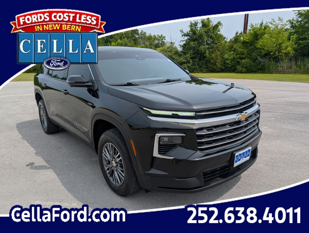 Mosaic Black Metallic 2024 Chevrolet Traverse LT FWD SUV / Crossover Front-Wheel Drive 8-Speed Automatic