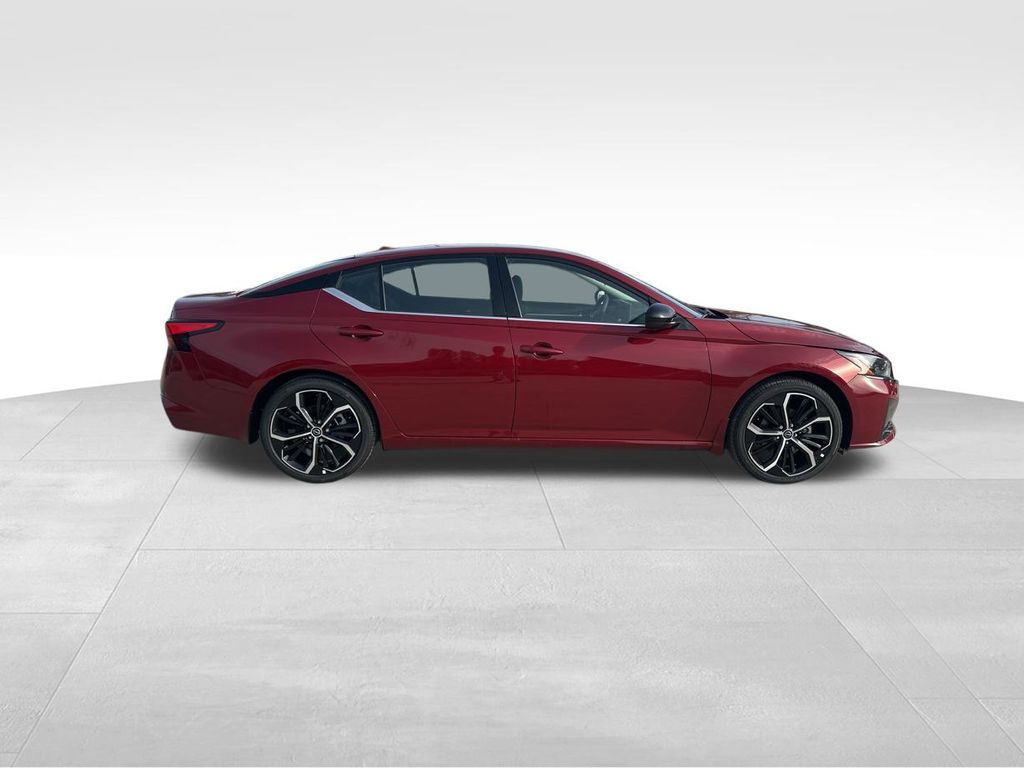 2025 Scarlet Ember Nissan Altima 2.5 SR FWD Sedan