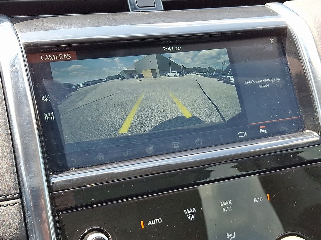 Thumbnail: 2020 Land Rover Discovery Sport - 19
