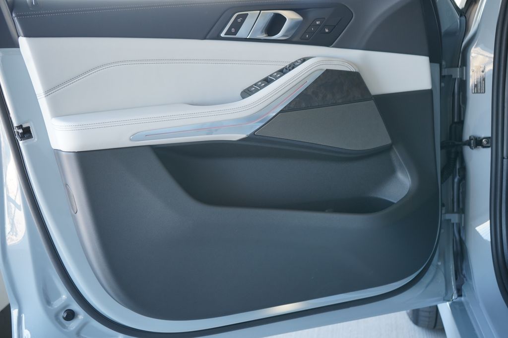 Thumbnail: 2026 BMW X5 - 10