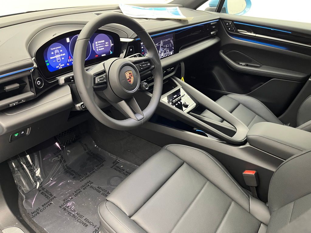 Thumbnail: 2025 Porsche Macan - 4