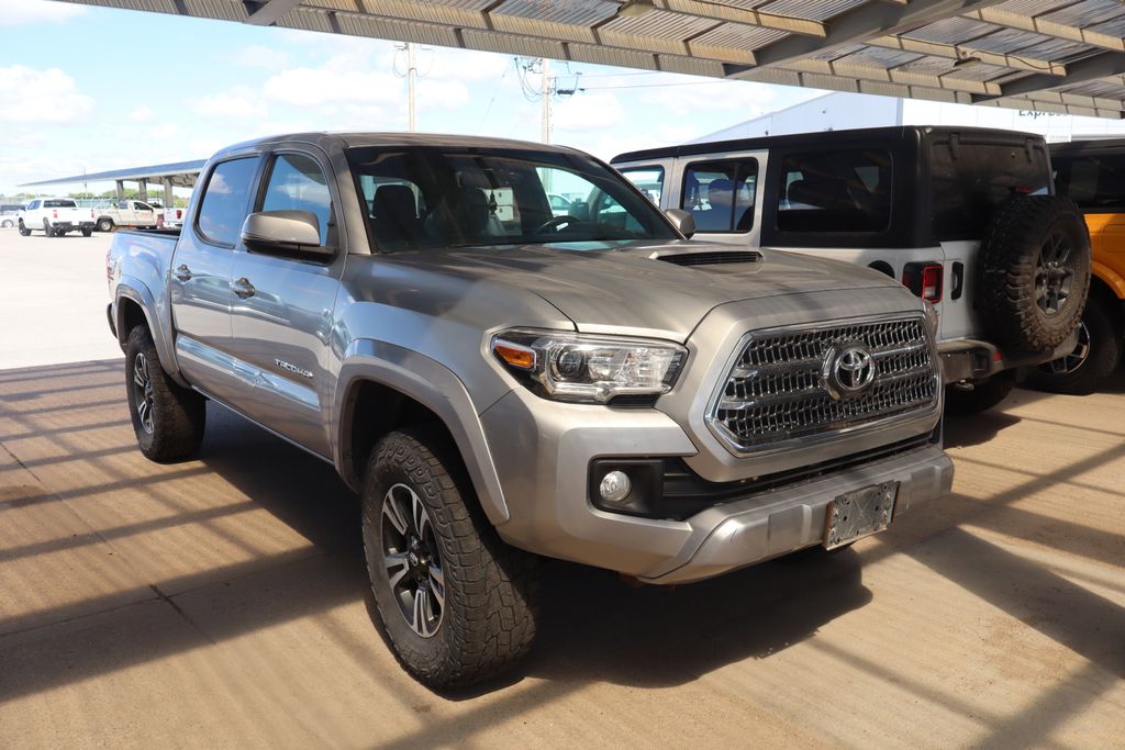  2017 Toyota Tacoma TRD Sport V6 Double Cab 4WD   