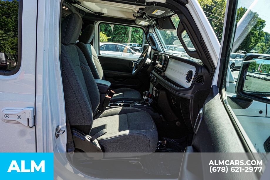 Used 2025 White Jeep Sahara image 23