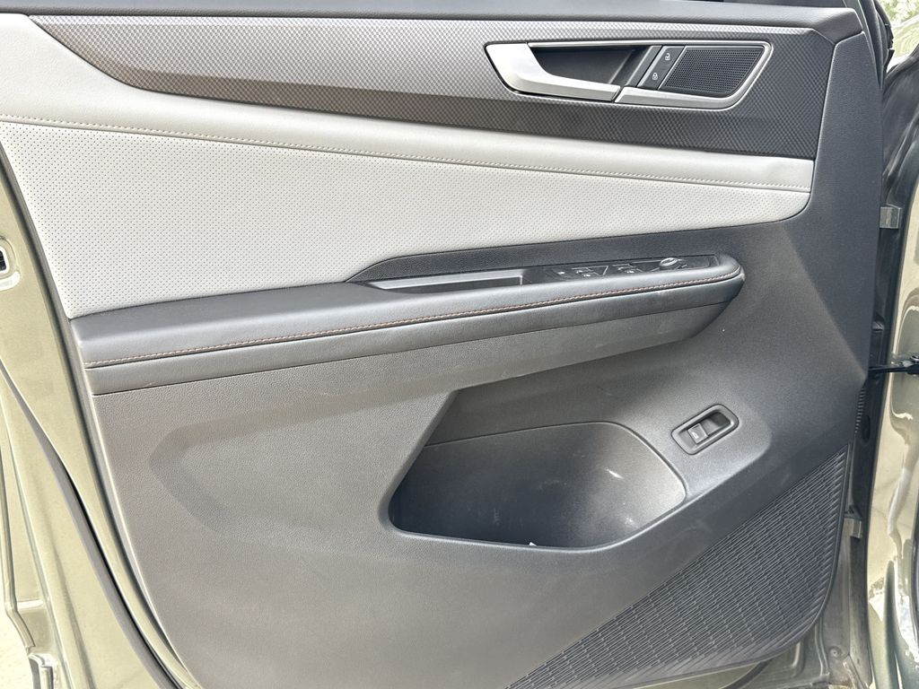 2024 Volkswagen Atlas 2.0T Peak Edition SE w/Technology Green at DeMontrond Ford