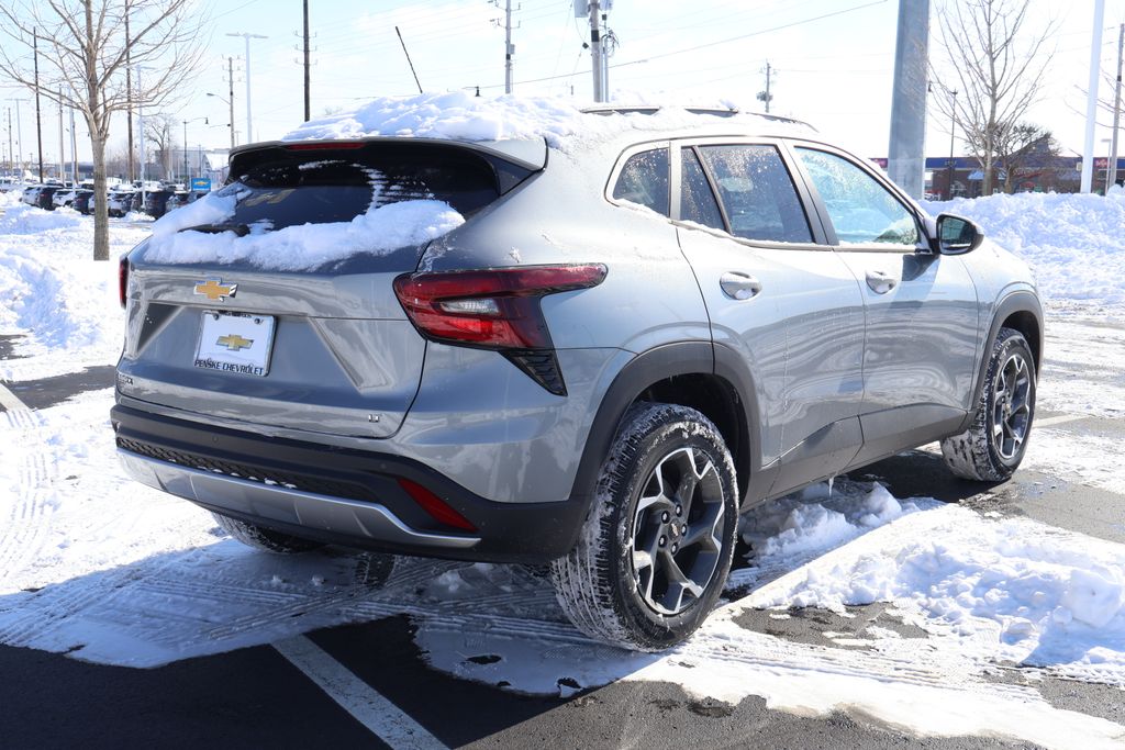 Thumbnail: 2026 Chevrolet Trax - 8