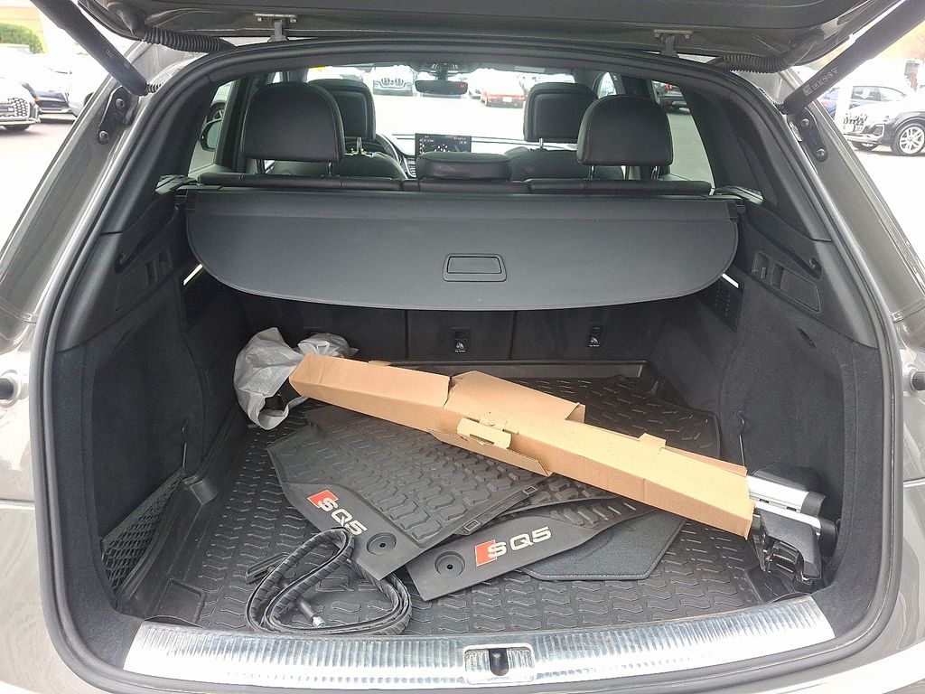 Thumbnail: 2023 Audi SQ5 - 29