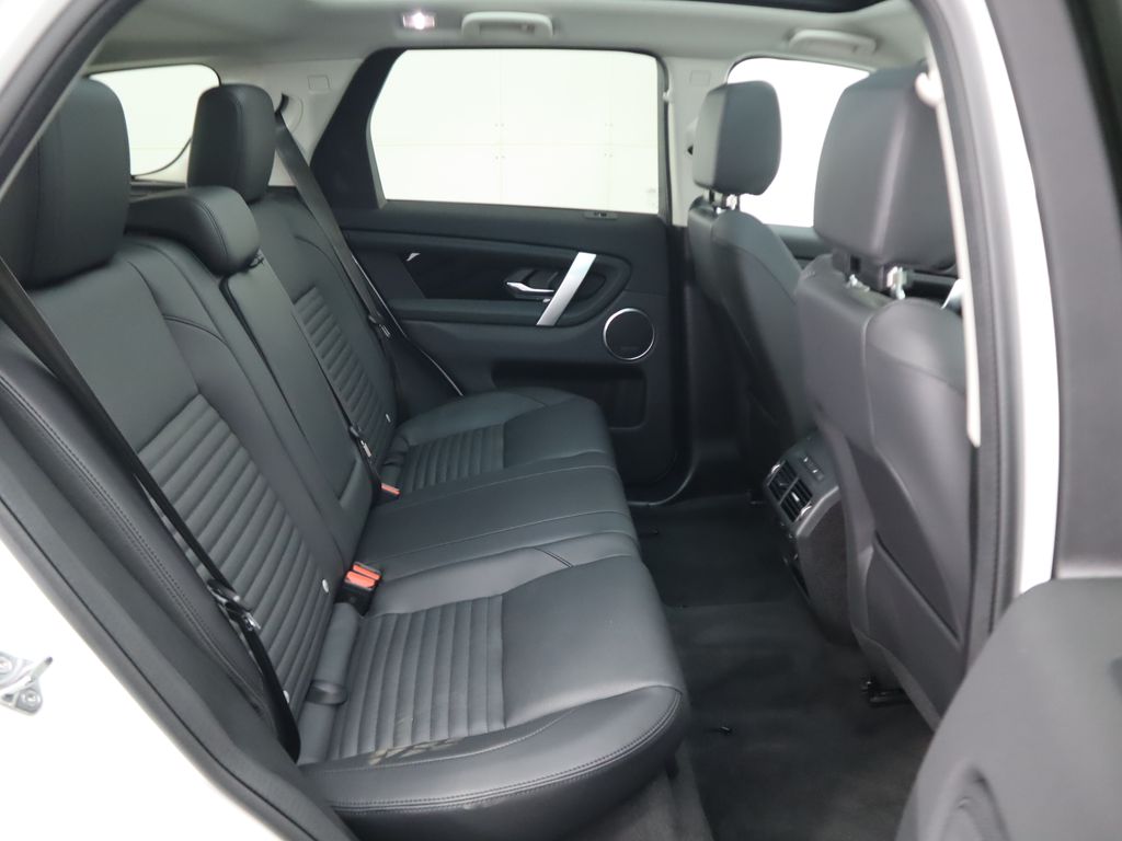 Thumbnail: 2024 Land Rover Discovery Sport - 23