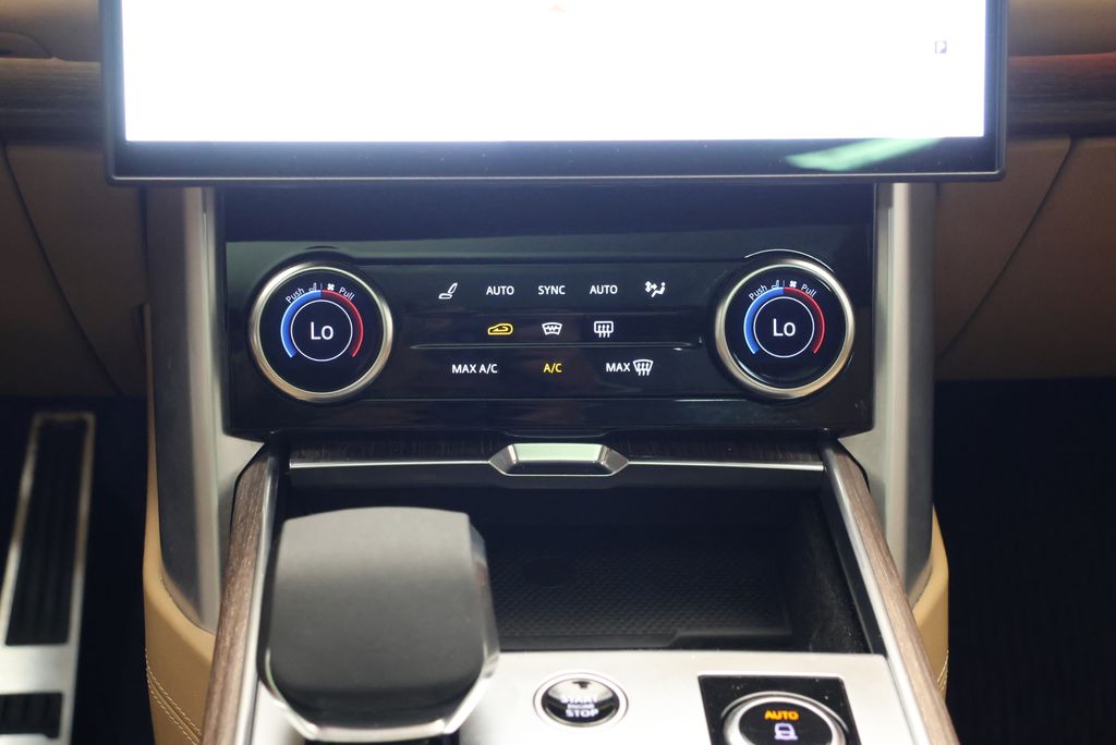 Thumbnail: 2023 Land Rover Range Rover - 21