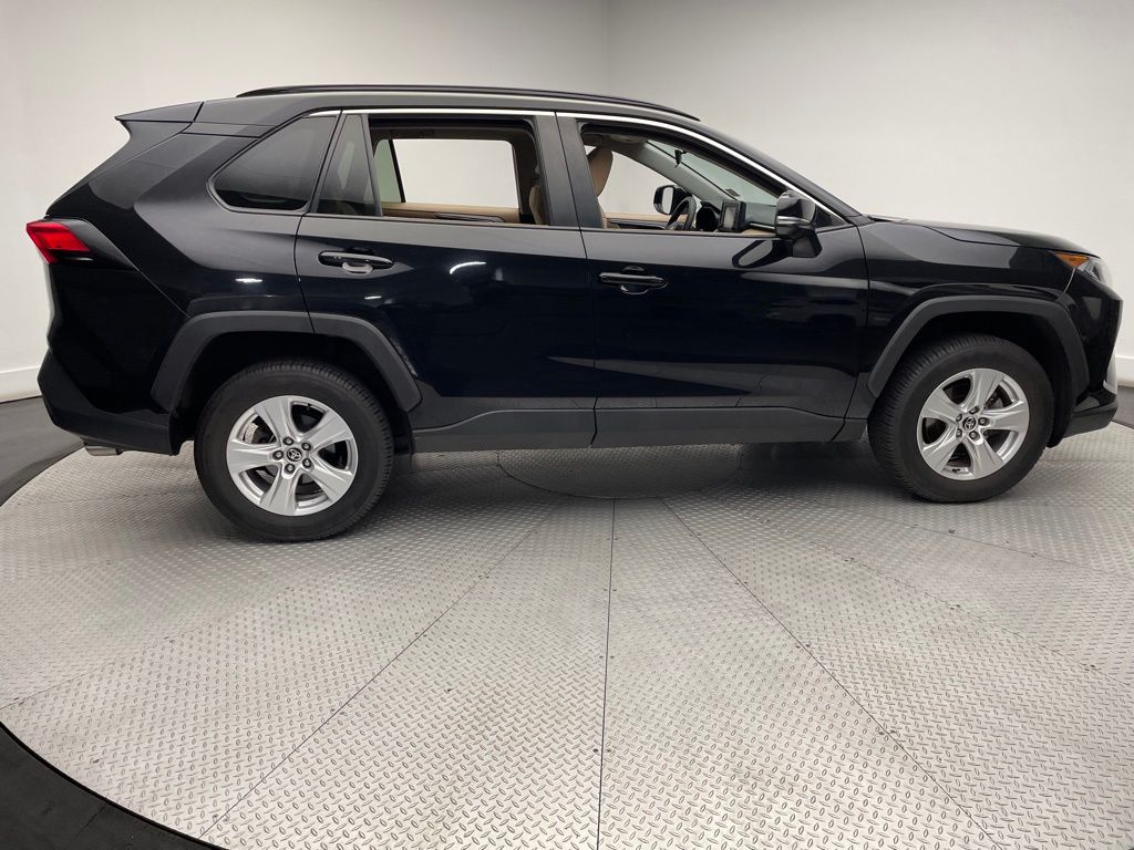 2021 Toyota RAV4 XLE 4