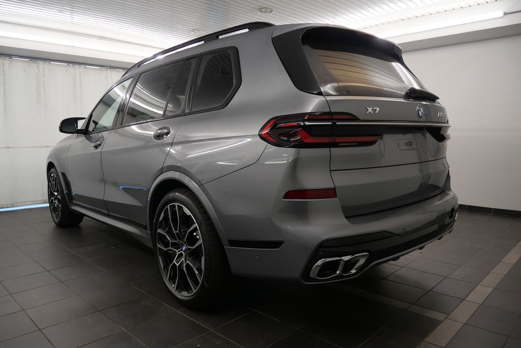 2025 BMW X7 M60i 5