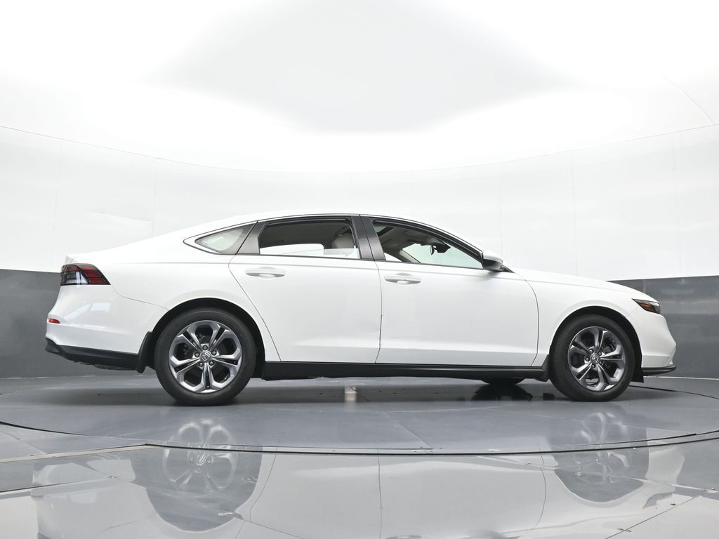 Used 2023 White Honda EX image 62
