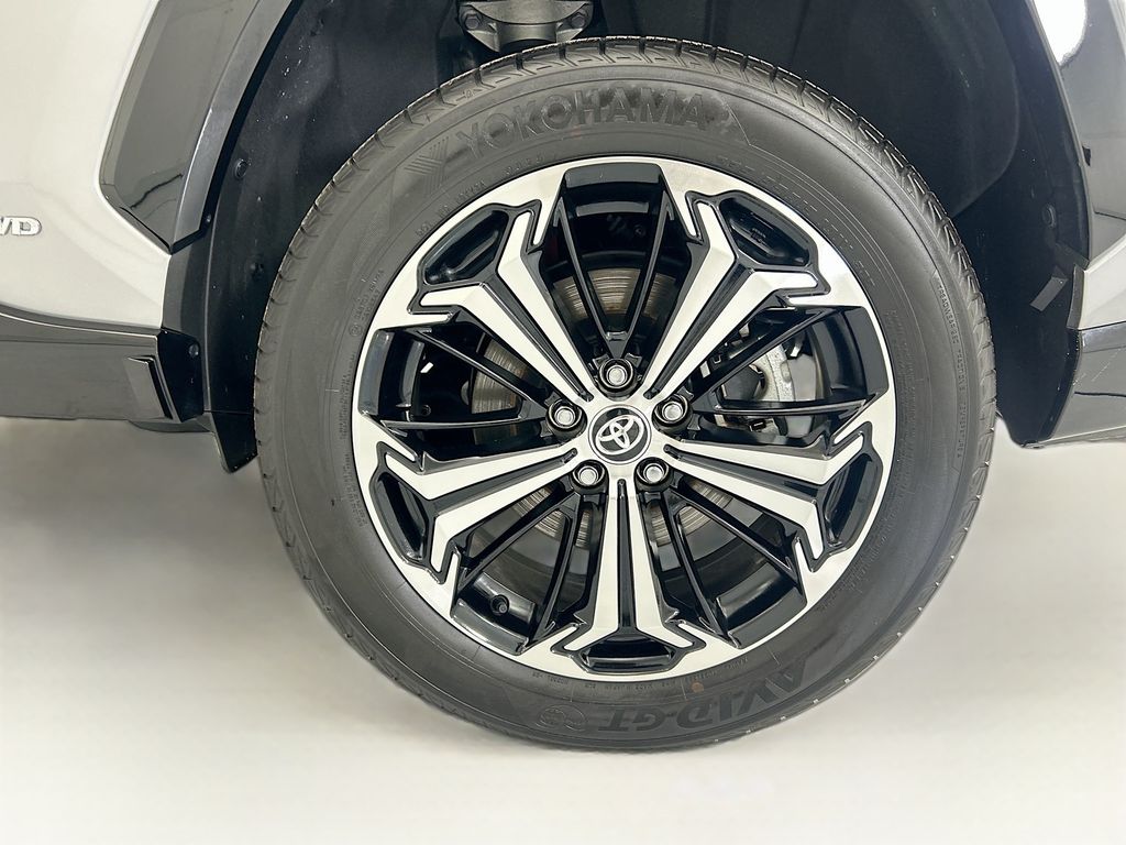 Thumbnail: 2025 Toyota RAV4 - 29