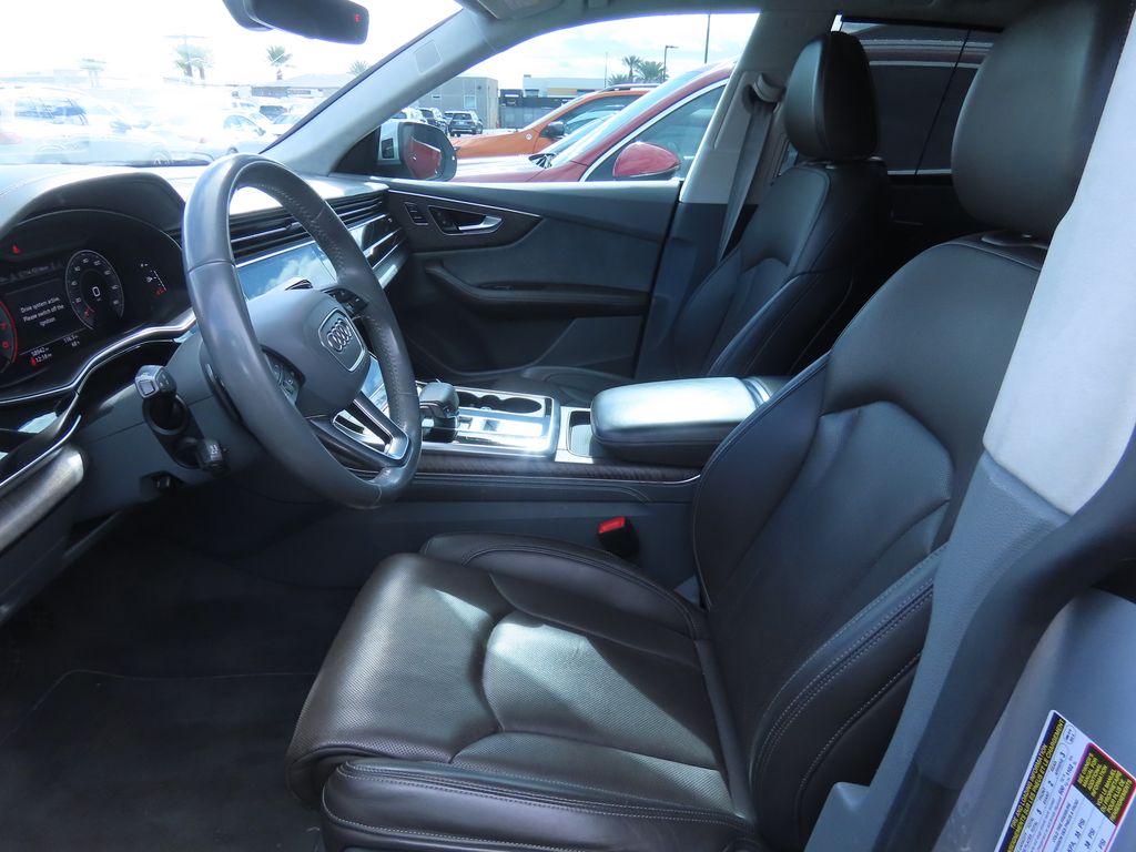 Thumbnail: 2019 Audi Q8 - 10