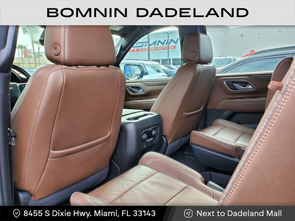 2022 Chevrolet Suburban High Country photo