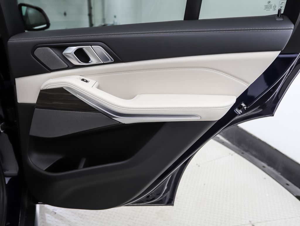 Thumbnail: 2026 BMW X5 - 25
