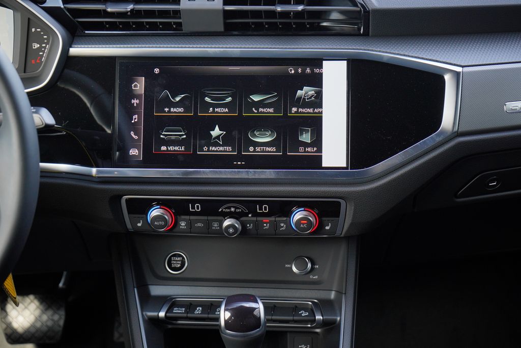 Thumbnail: 2025 Audi Q3 - 11